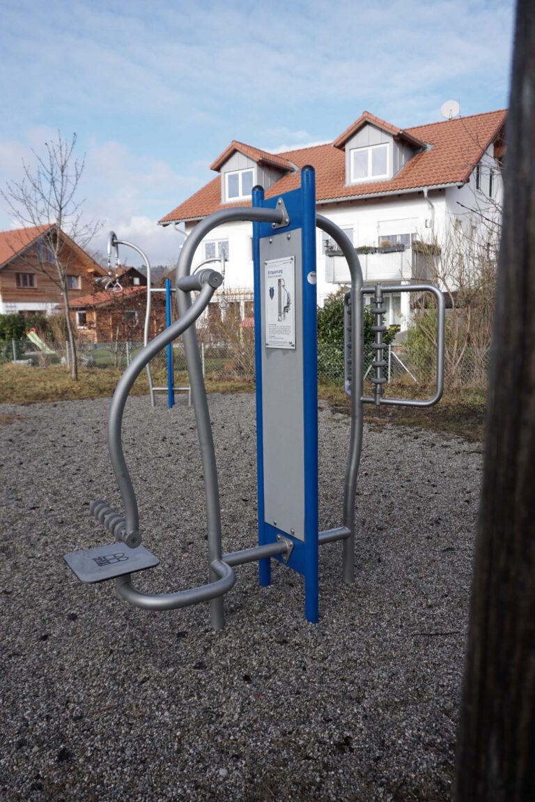 Zuernstein Senioren Fitness 02 768x1150