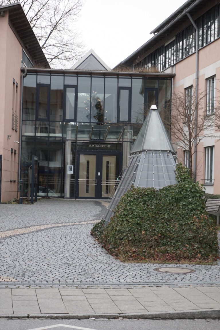 Amtsgericht Wolfratshausen 01 768x1150