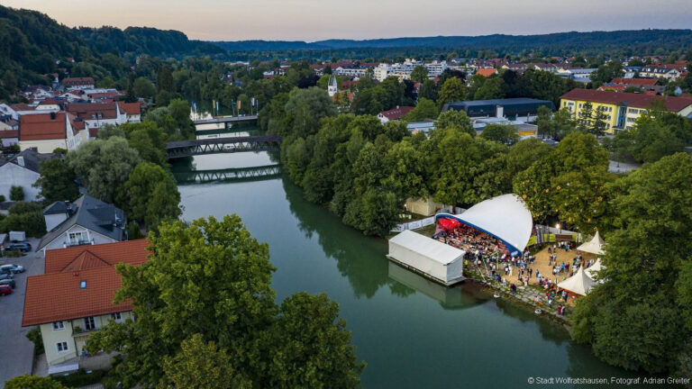 Buehne tagsueber 3 768x432