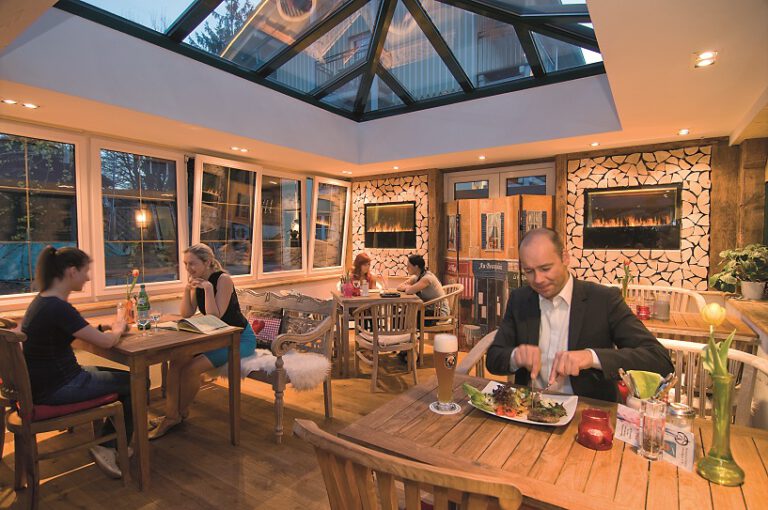 1 DSC9380 Restaurant 768x510