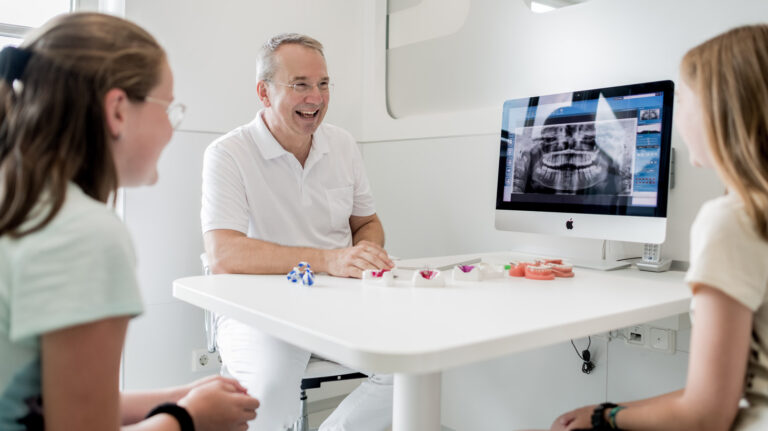 herr dr czell 768x431